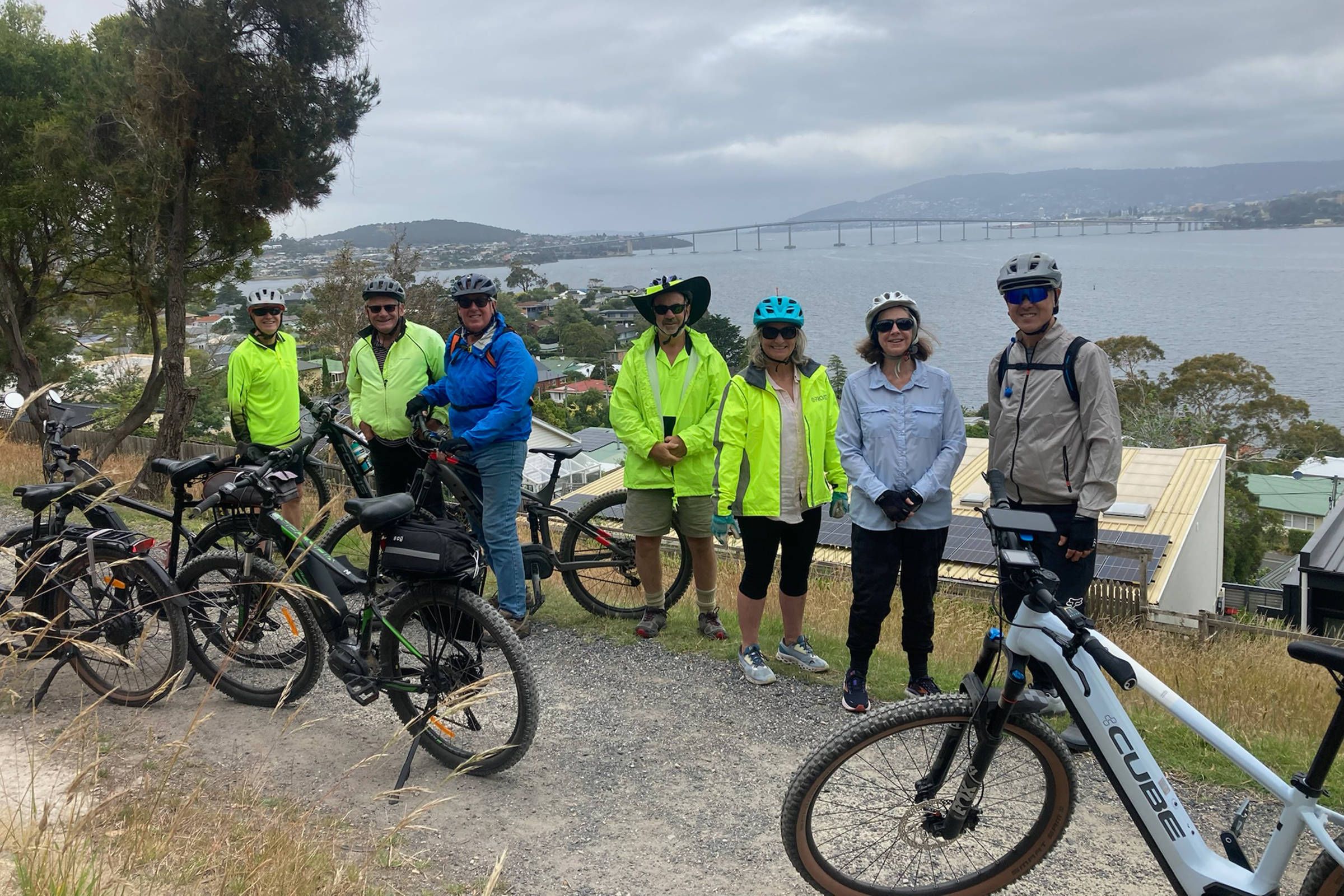 Brian G, Brian Chapman, Ian, Dion, Karen, Rosemary and Andy on the Natone Hill circuit in Lindisfarne.